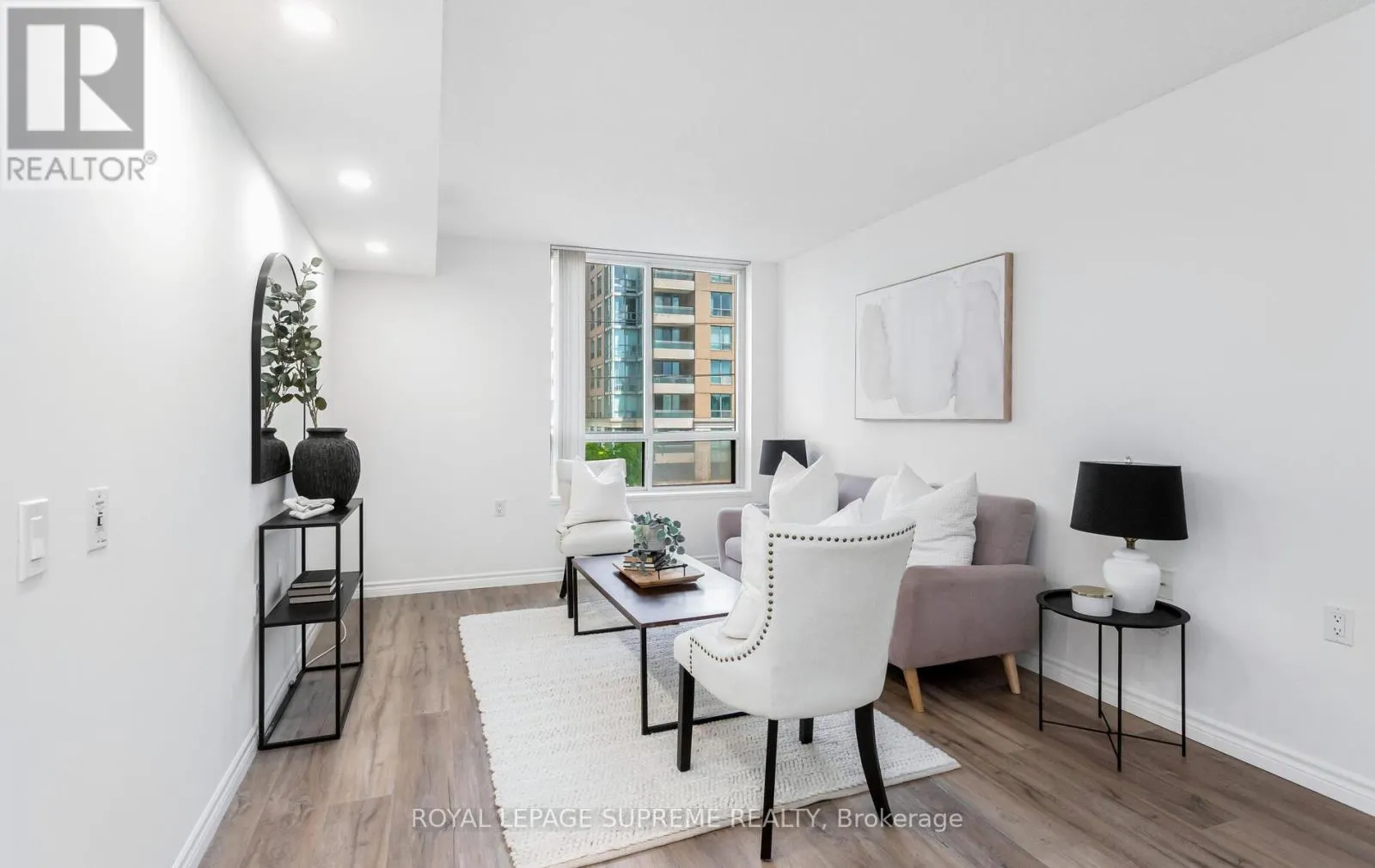 502 - 35 FINCH AVENUE E