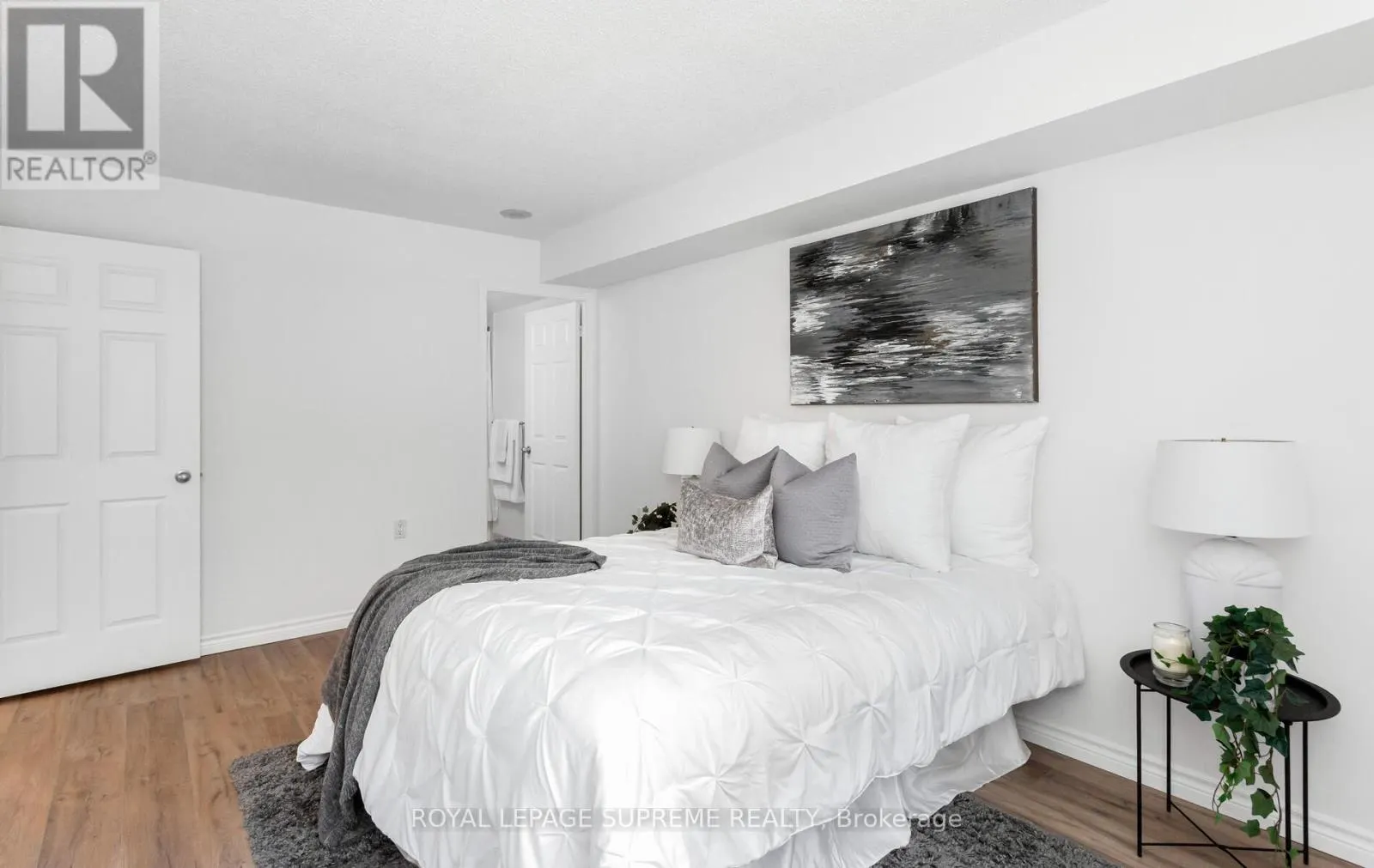 502 - 35 FINCH AVENUE E