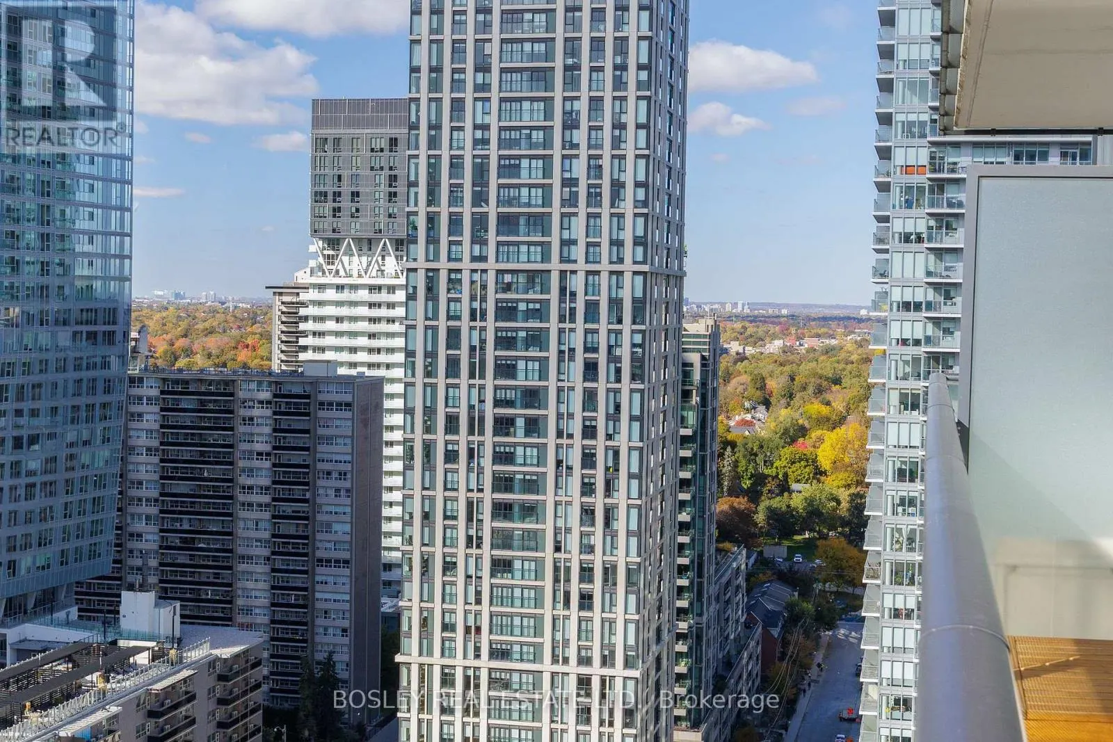 2112 - 185 ROEHAMPTON AVENUE