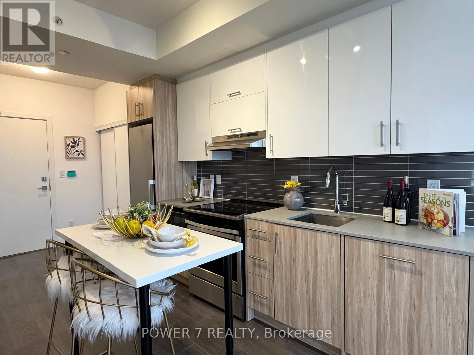 1705 - 180 FAIRVIEW MALL DRIVE