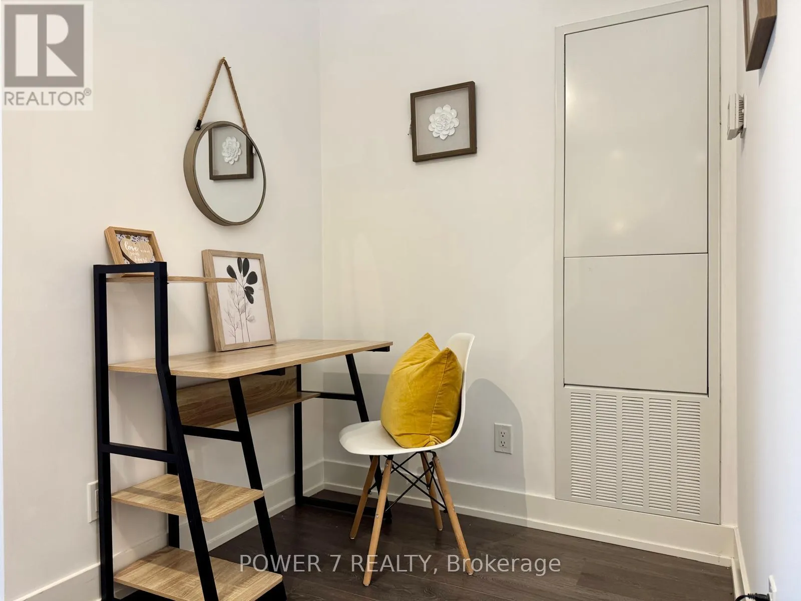 1705 - 180 FAIRVIEW MALL DRIVE