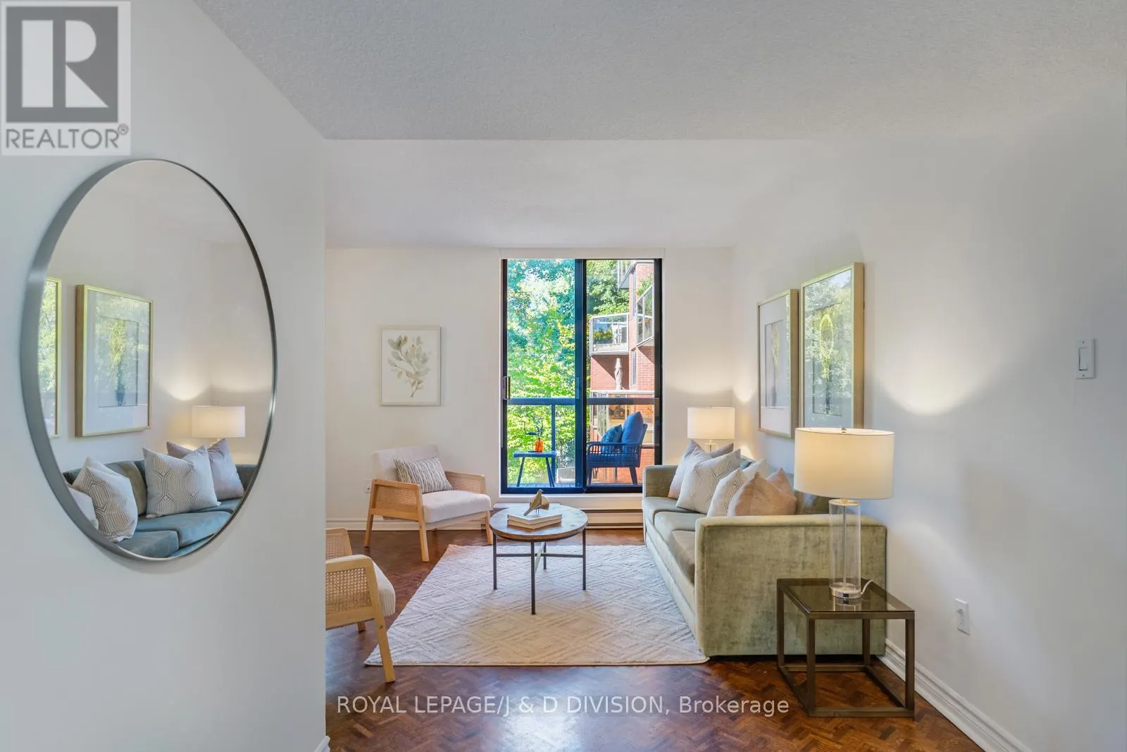 305 - 30 GLEN ELM AVENUE