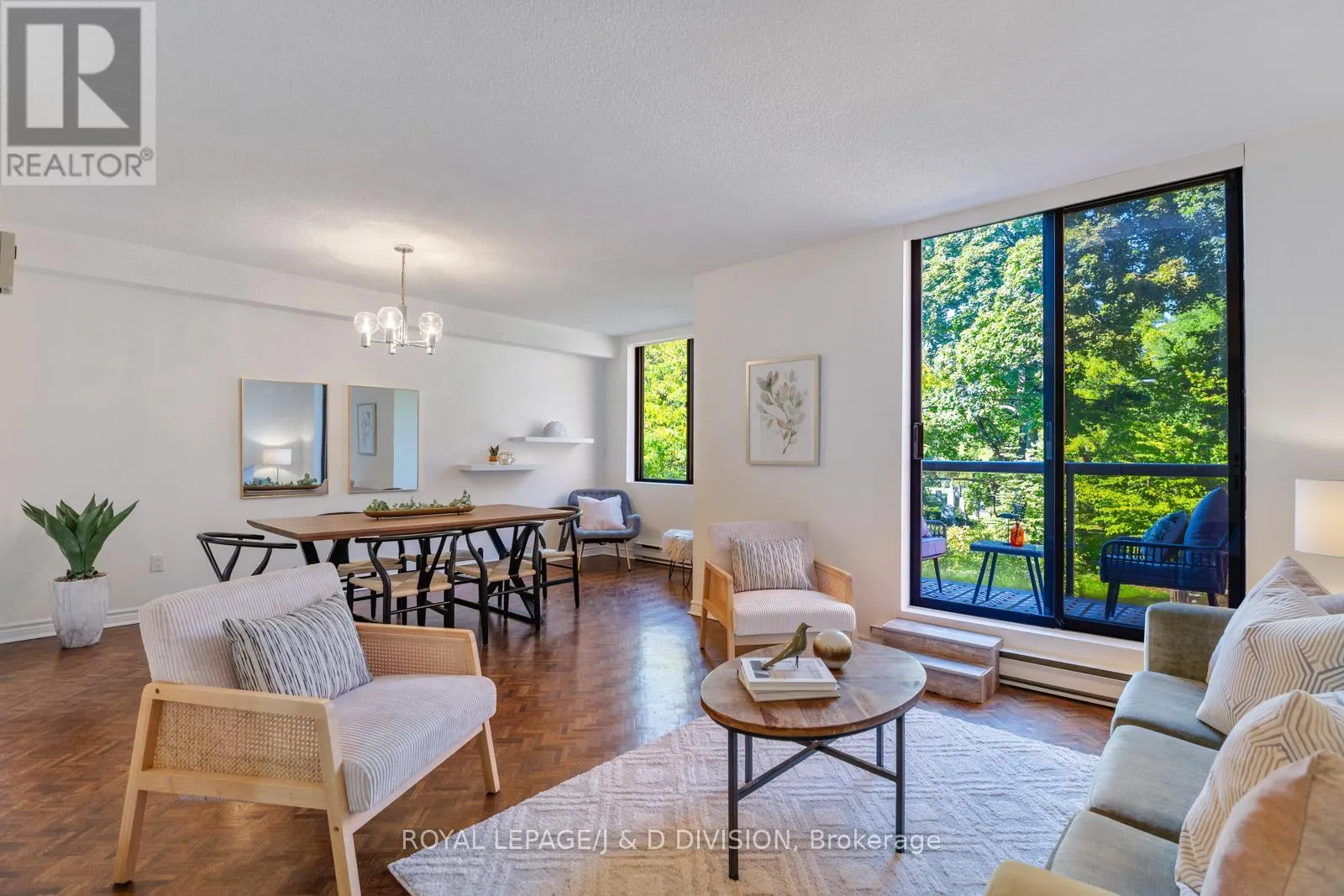 305 - 30 GLEN ELM AVENUE