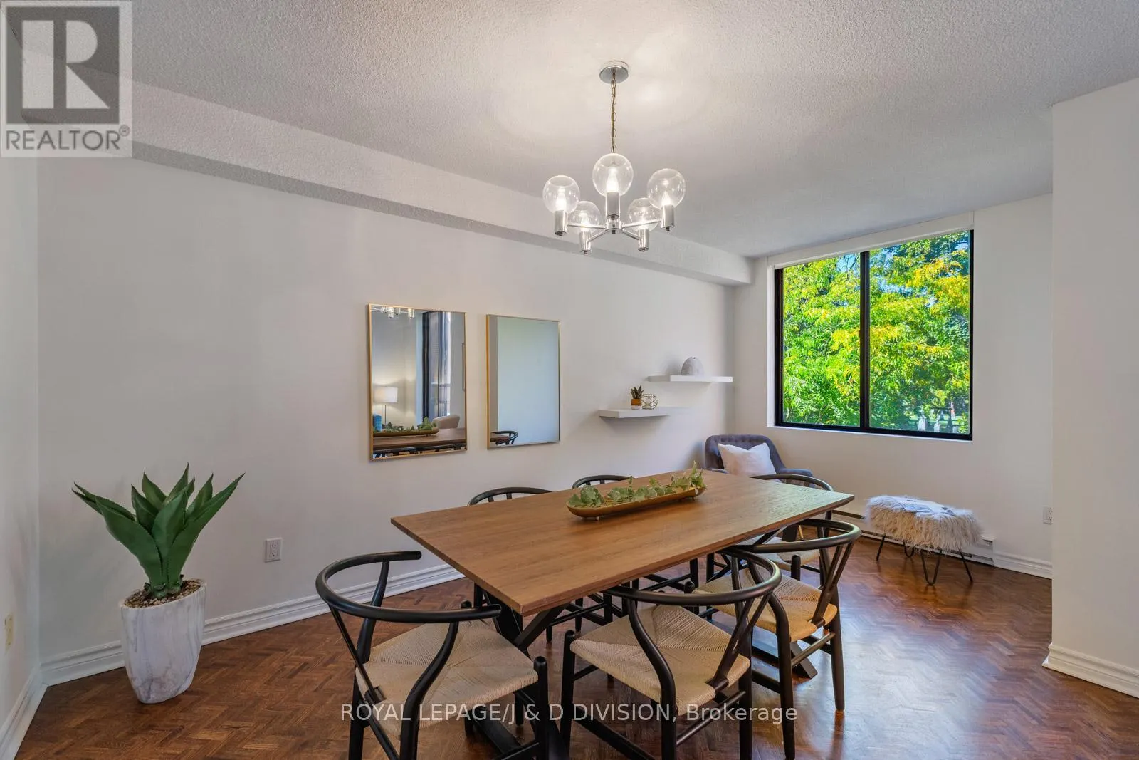 305 - 30 GLEN ELM AVENUE