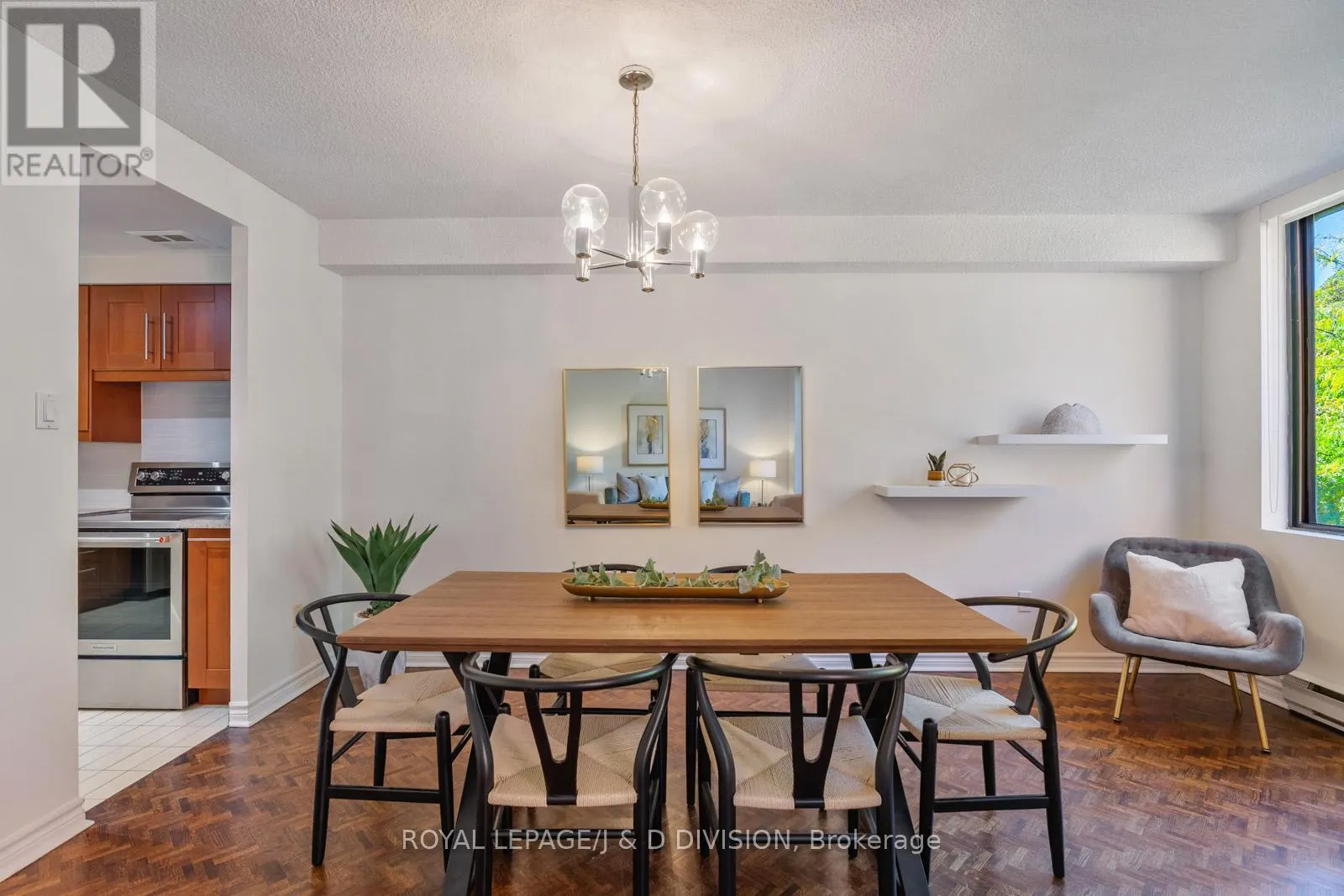 305 - 30 GLEN ELM AVENUE