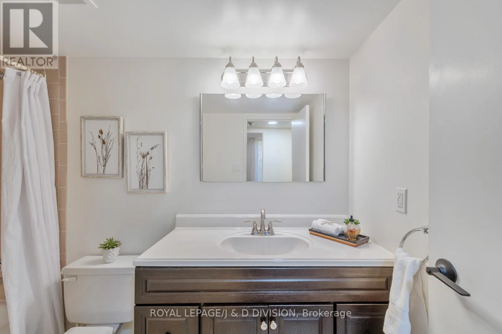 305 - 30 GLEN ELM AVENUE