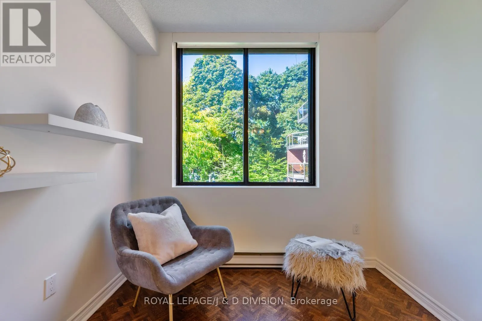 305 - 30 GLEN ELM AVENUE