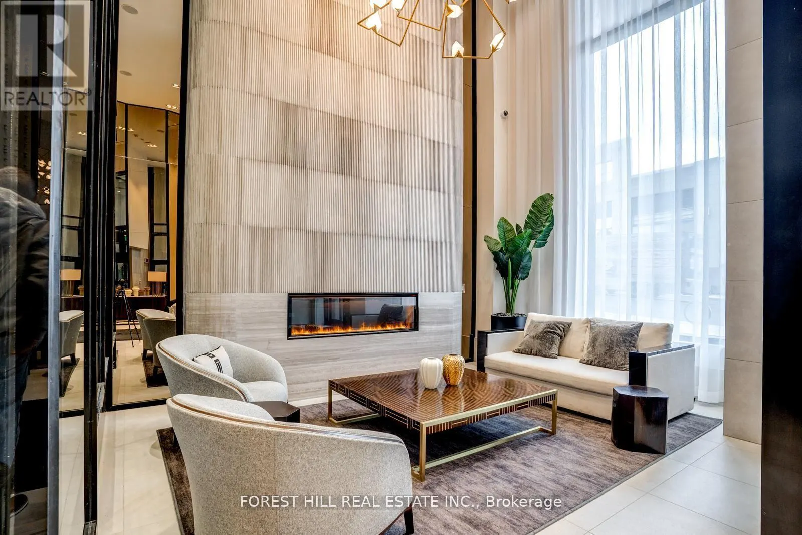 1615 - 2020 BATHURST STREET