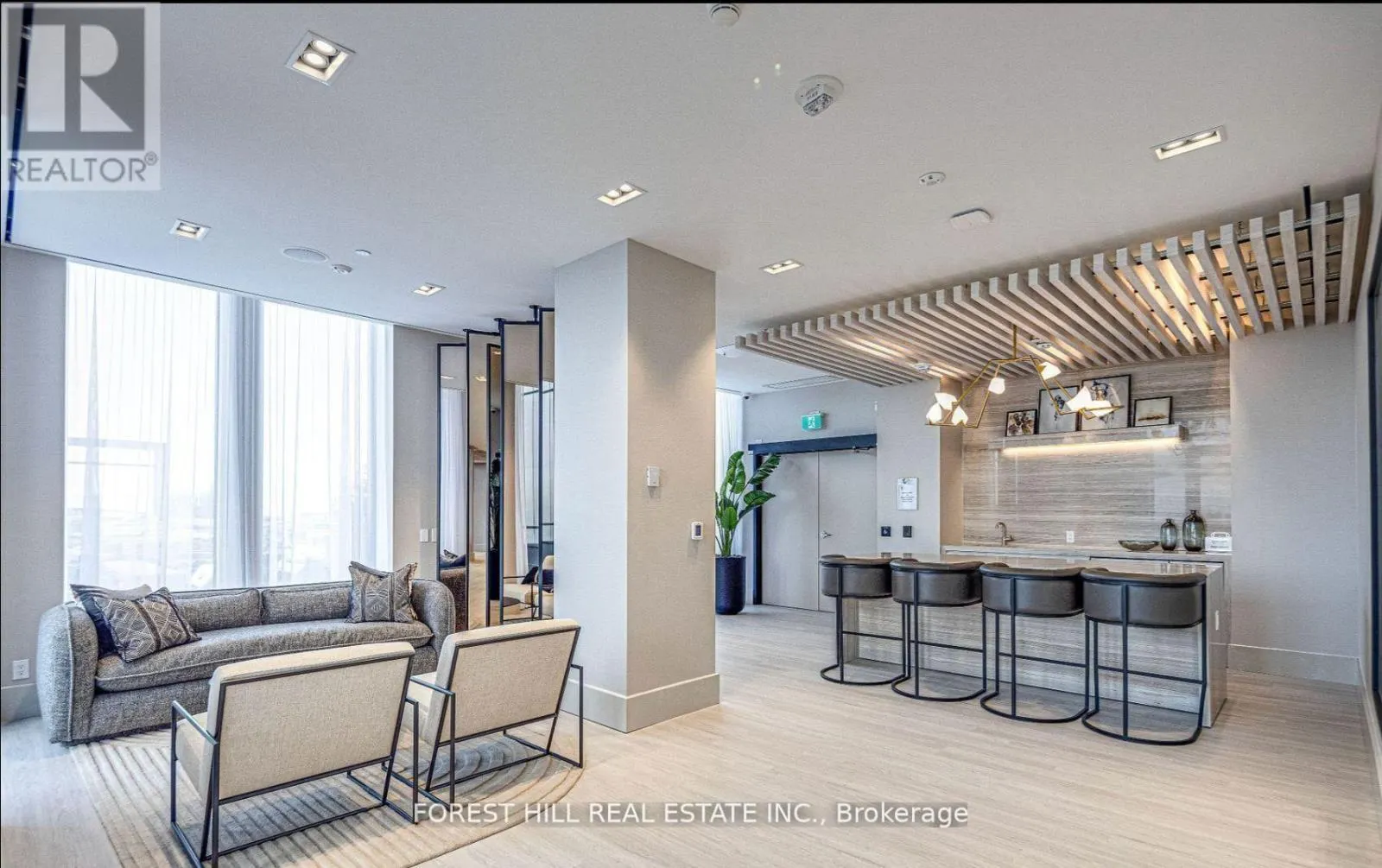 1615 - 2020 BATHURST STREET