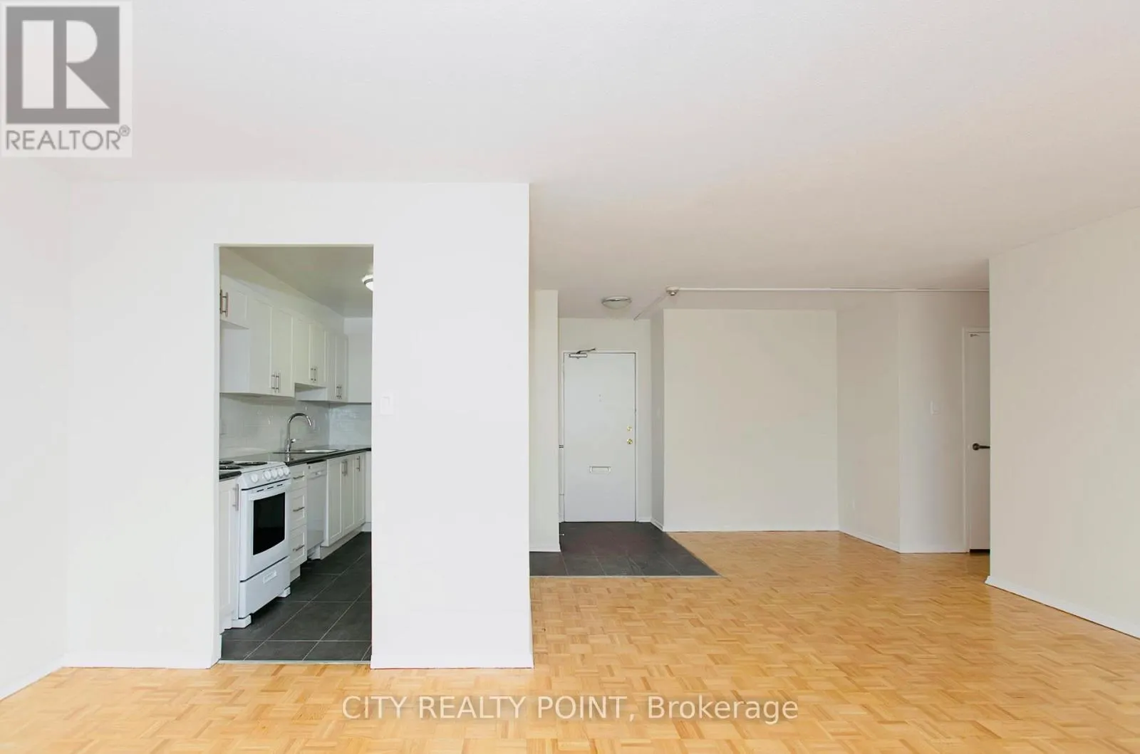 711 - 6200 BATHURST STREET