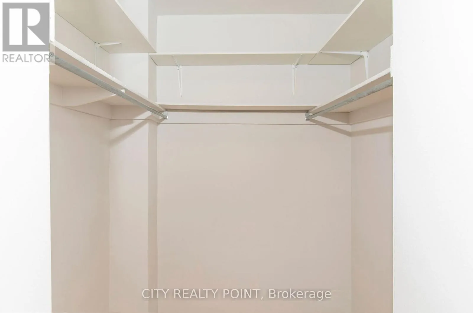 711 - 6200 BATHURST STREET