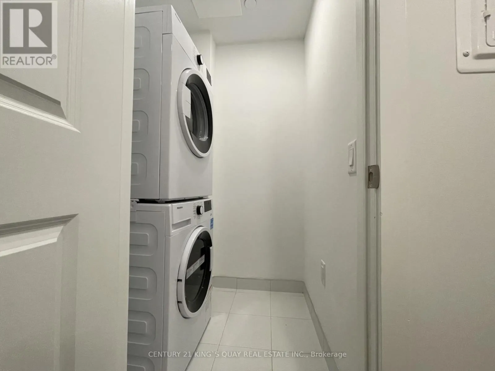 3807 - 395 BLOOR STREET E