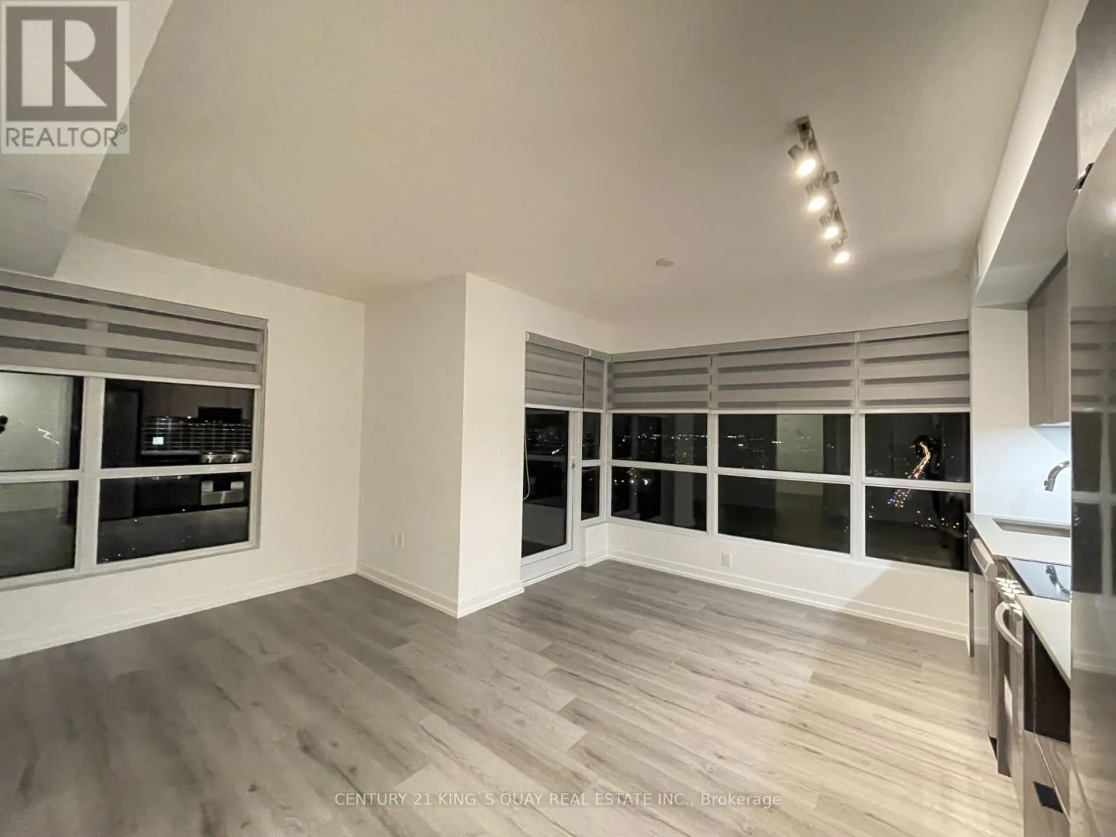 3807 - 395 BLOOR STREET E