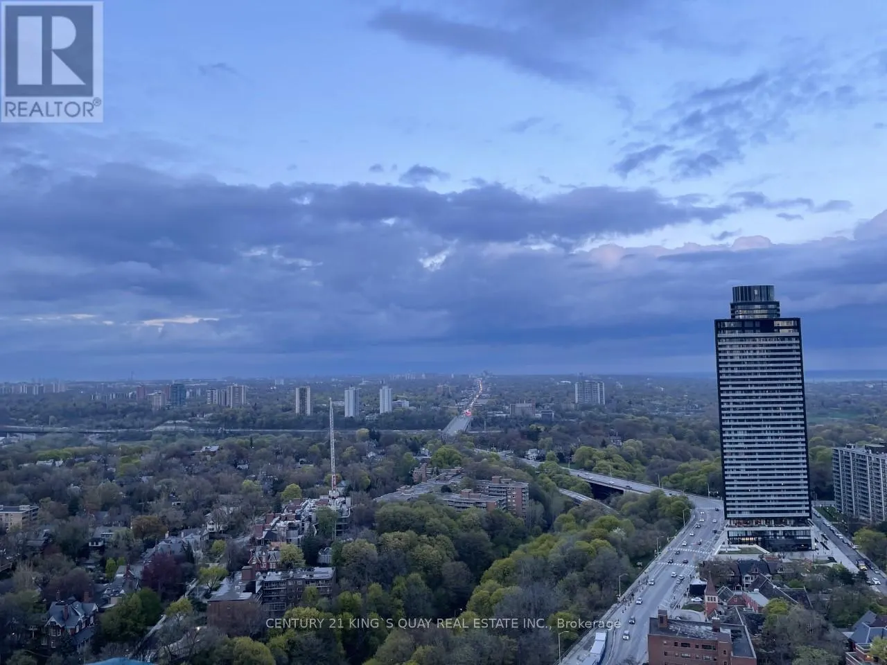 3807 - 395 BLOOR STREET E