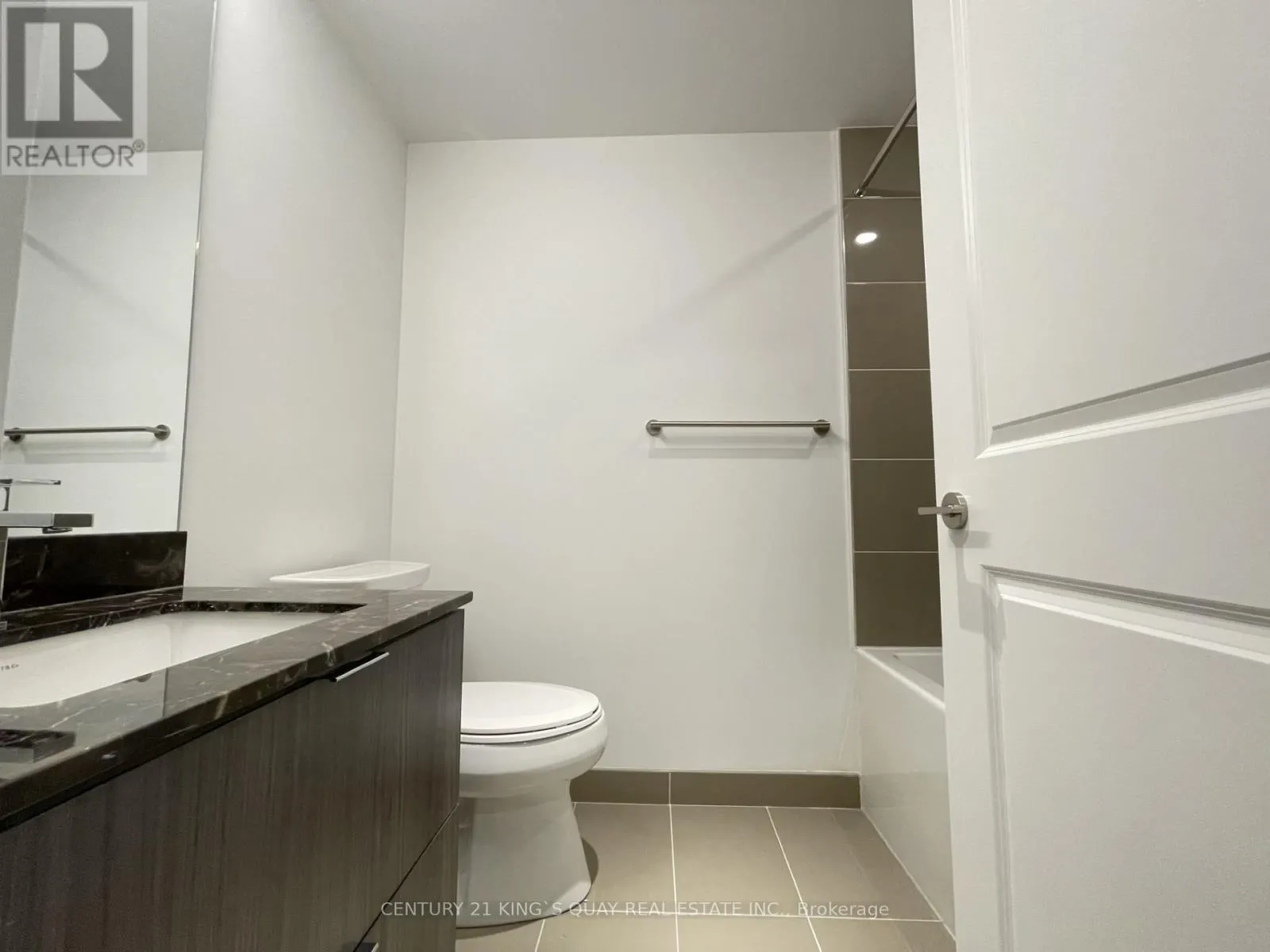 3807 - 395 BLOOR STREET E