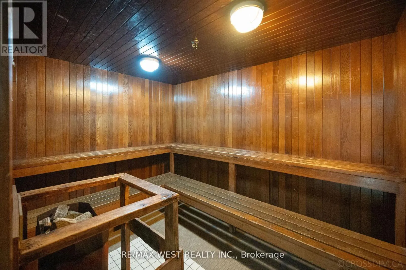 236 - 165 CHEROKEE BOULEVARD N