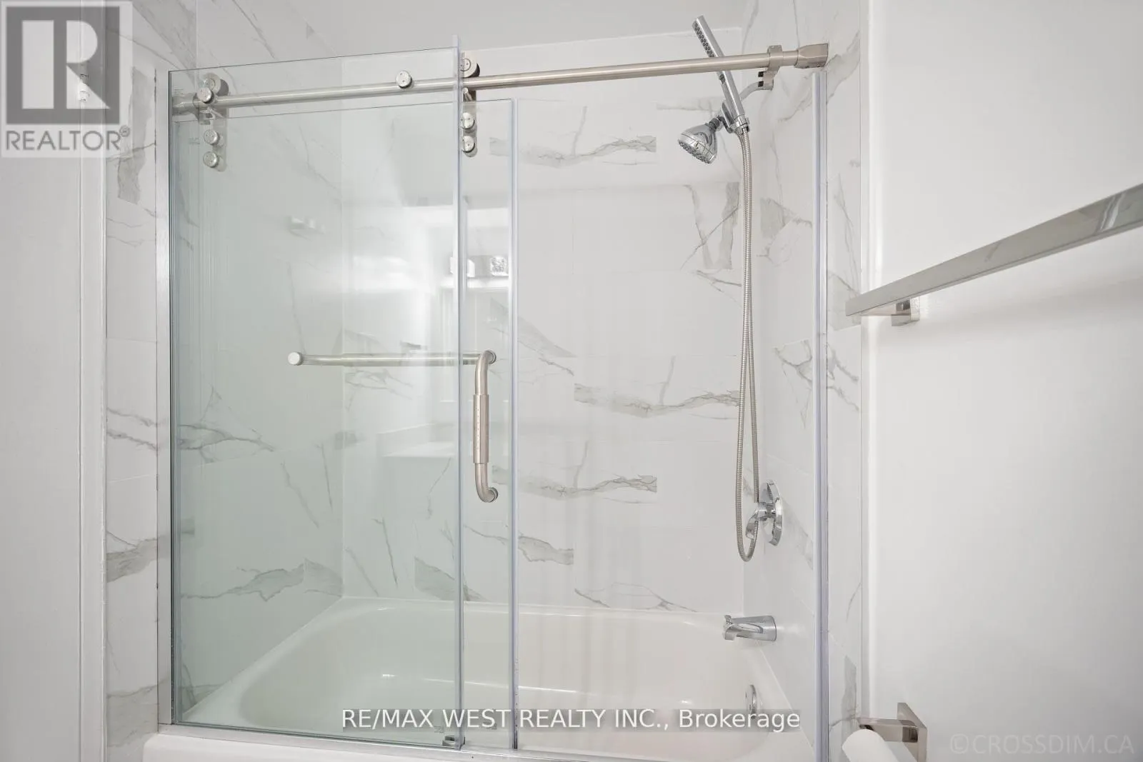 236 - 165 CHEROKEE BOULEVARD N