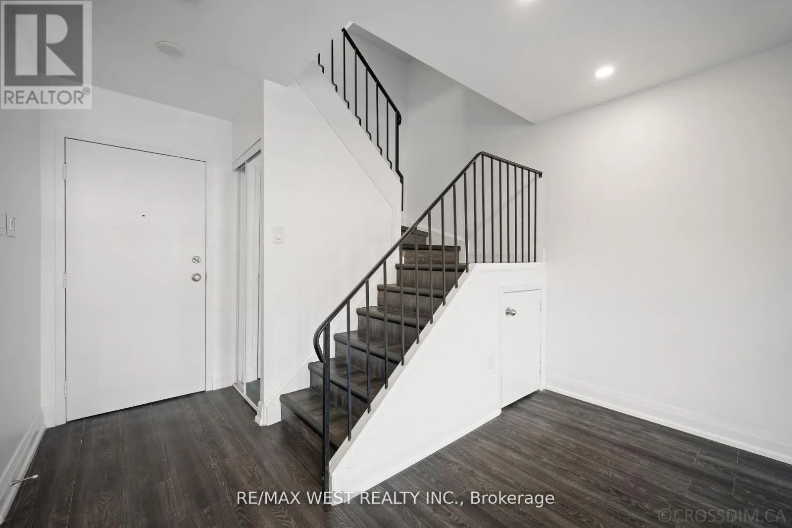 236 - 165 CHEROKEE BOULEVARD N