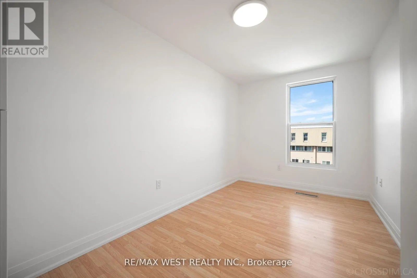 236 - 165 CHEROKEE BOULEVARD N