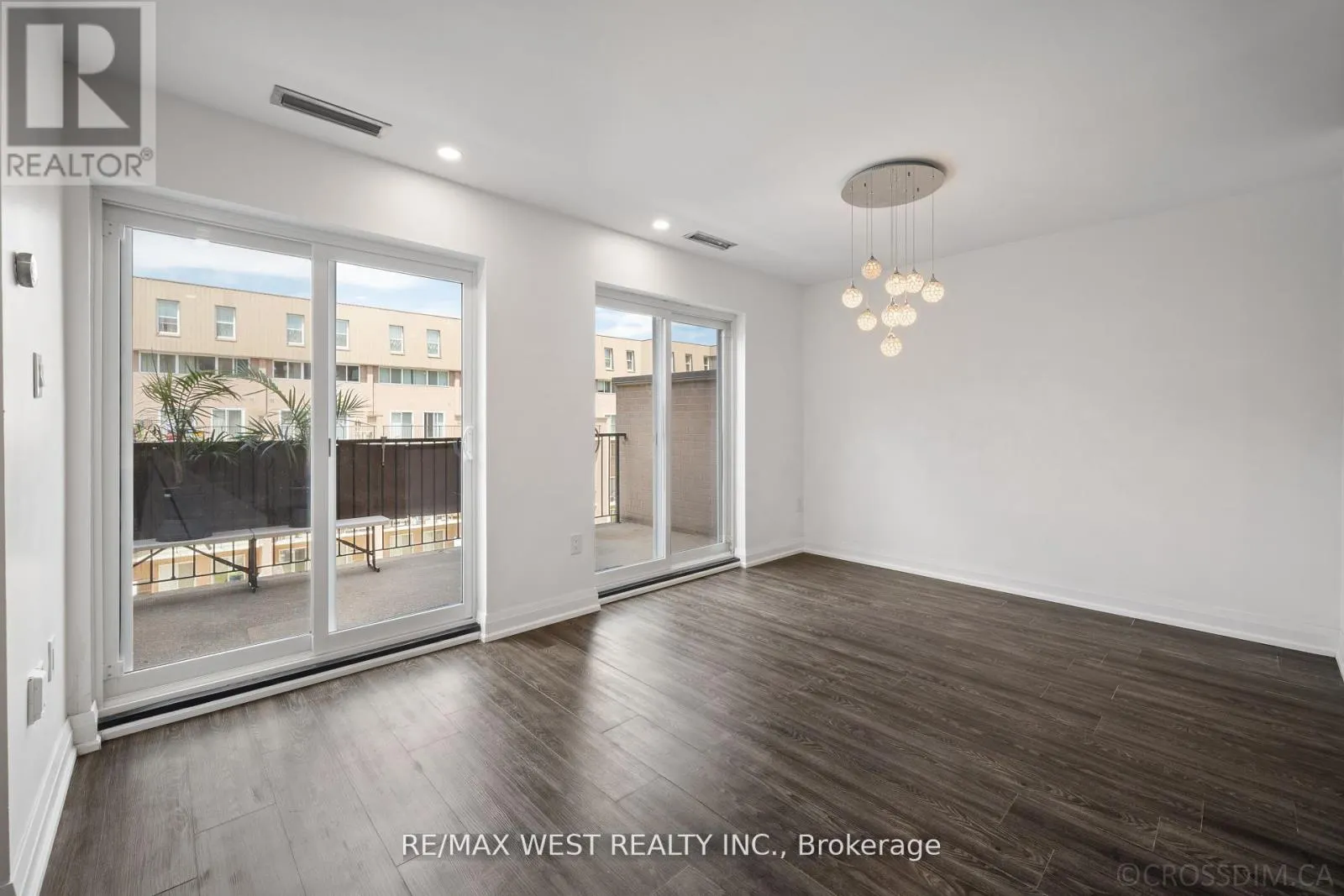 236 - 165 CHEROKEE BOULEVARD N