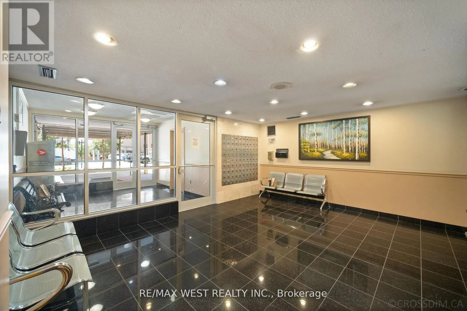 236 - 165 CHEROKEE BOULEVARD N