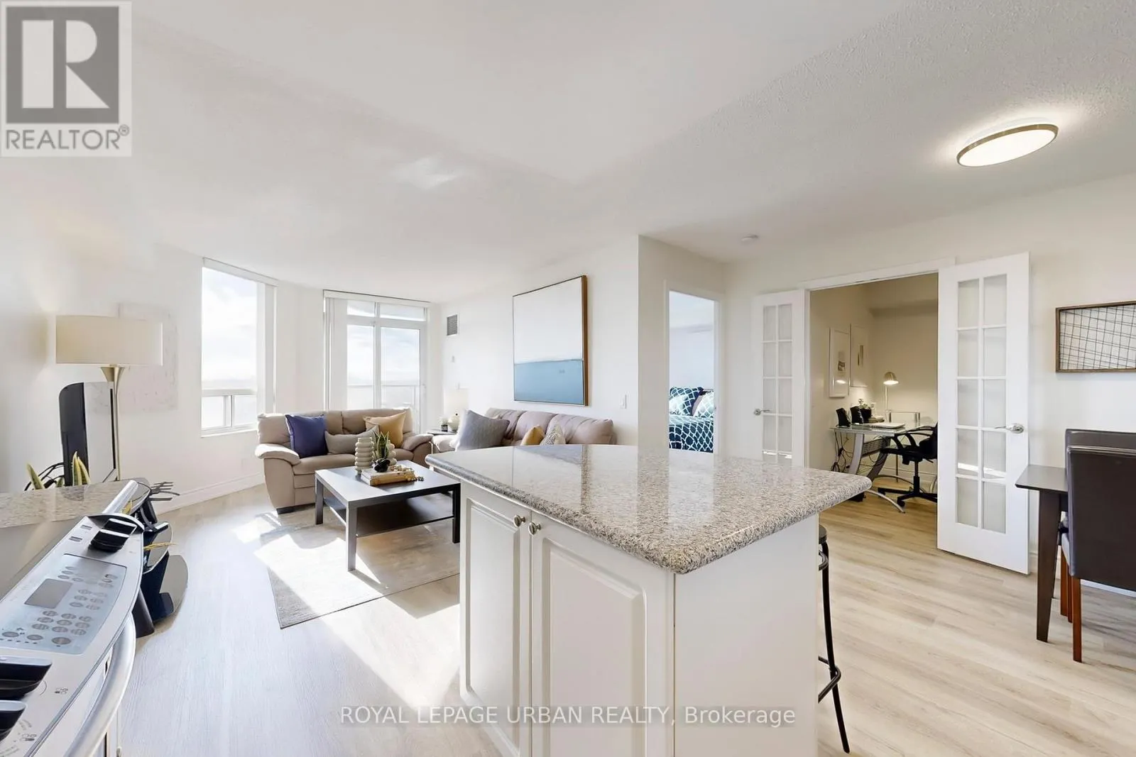 908 - 78 HARRISON GARDEN BOULEVARD