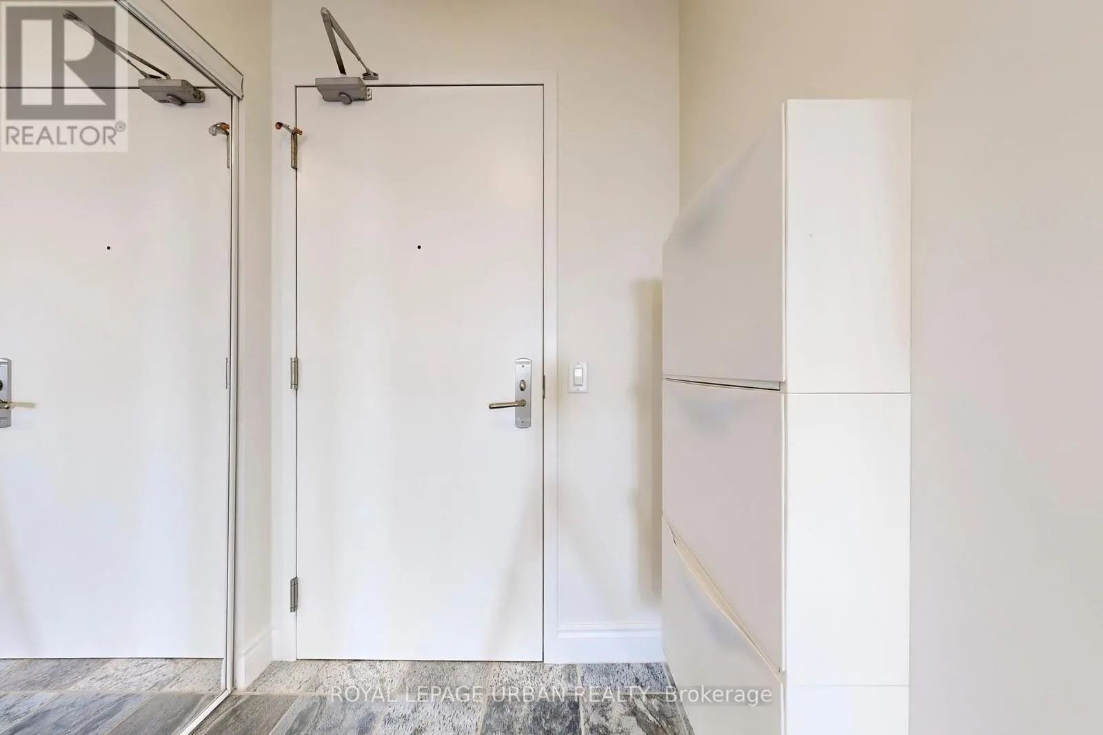 908 - 78 HARRISON GARDEN BOULEVARD