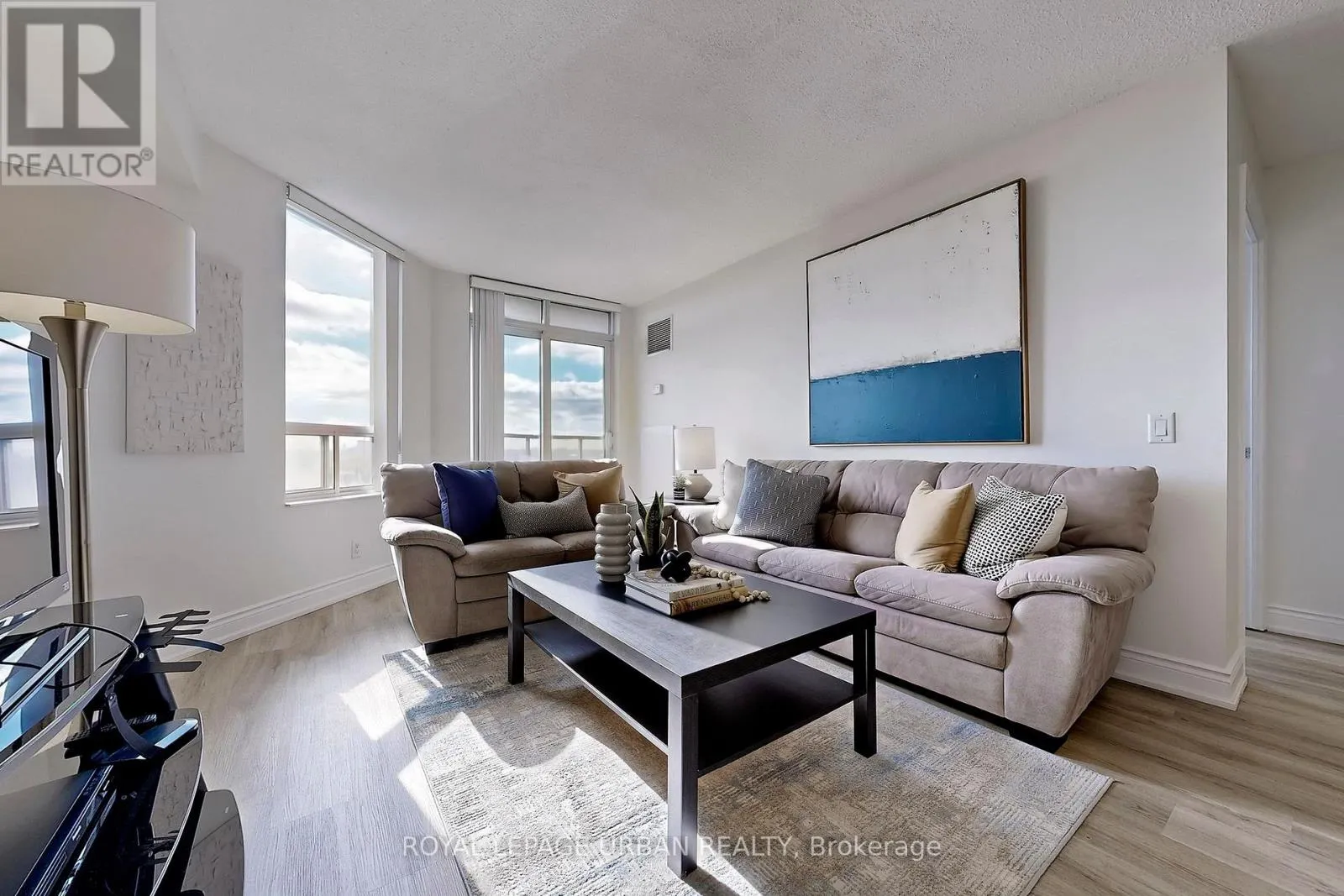 908 - 78 HARRISON GARDEN BOULEVARD