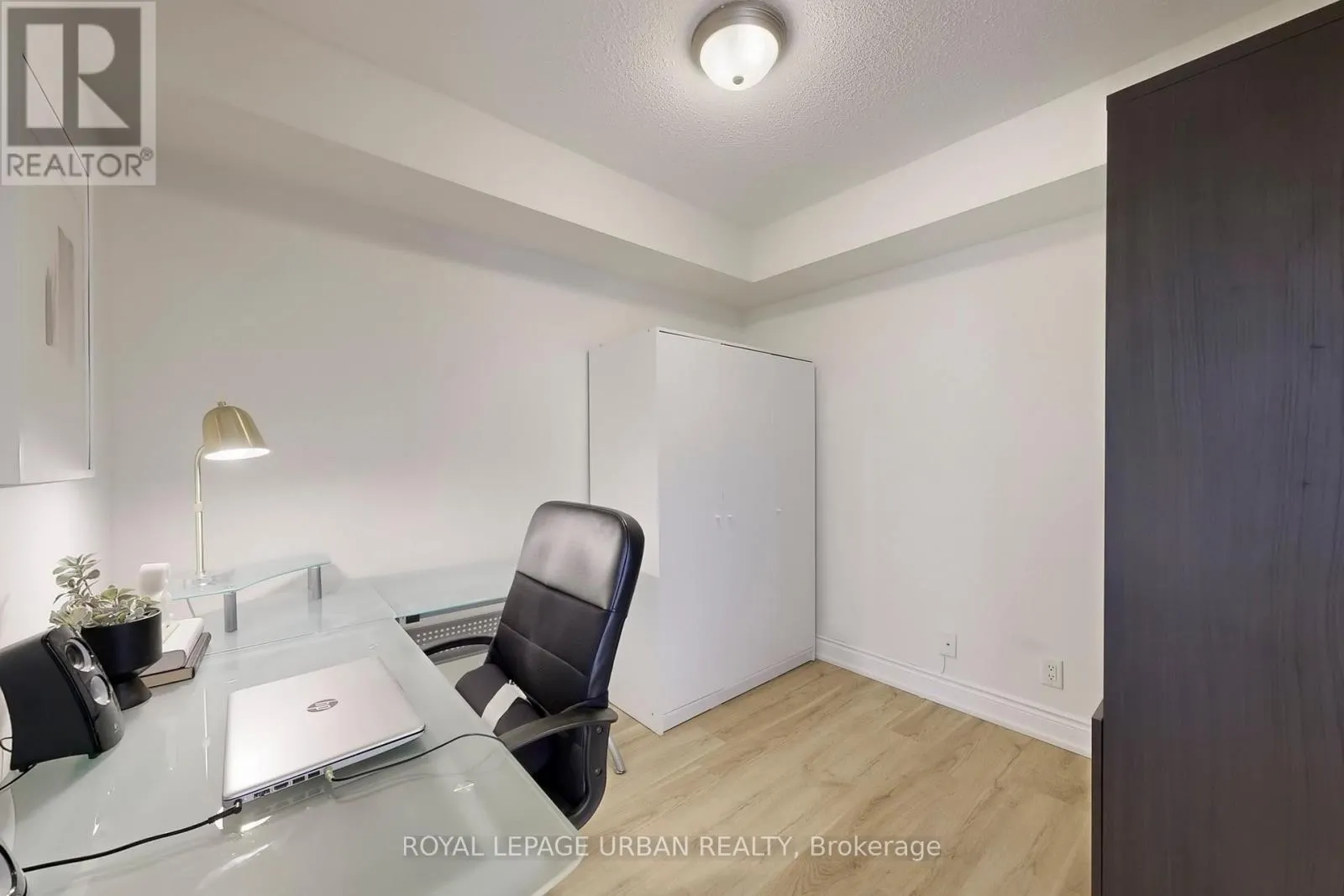 908 - 78 HARRISON GARDEN BOULEVARD