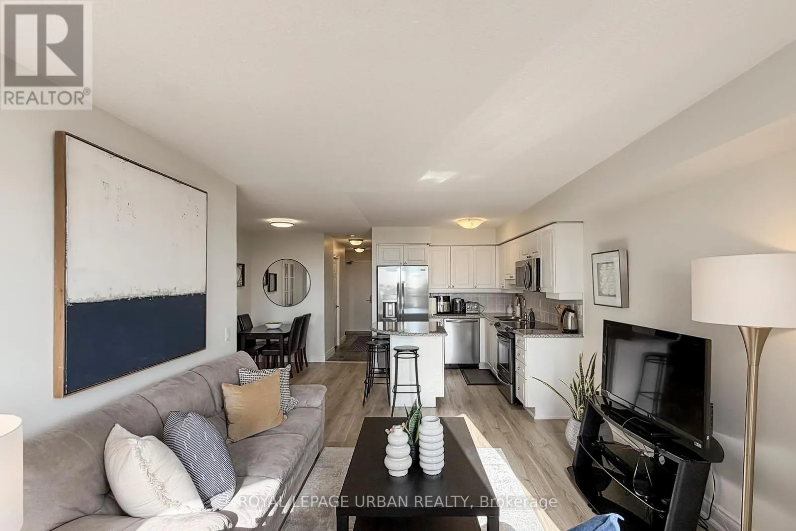 908 - 78 HARRISON GARDEN BOULEVARD