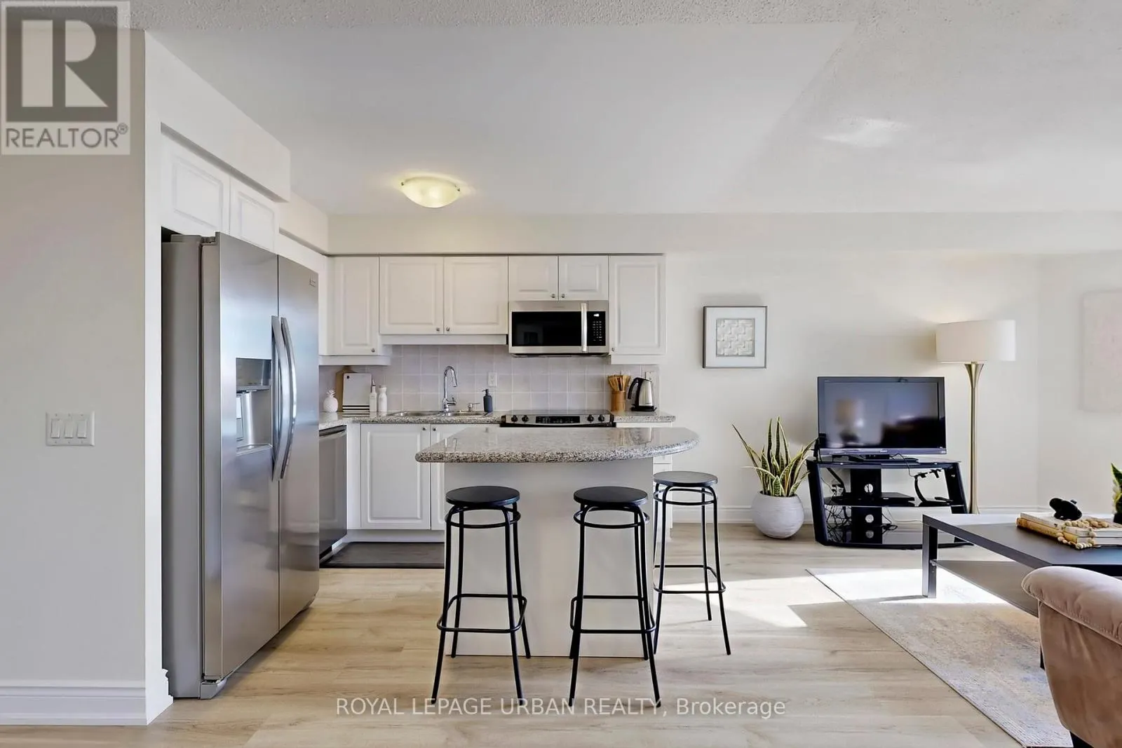 908 - 78 HARRISON GARDEN BOULEVARD