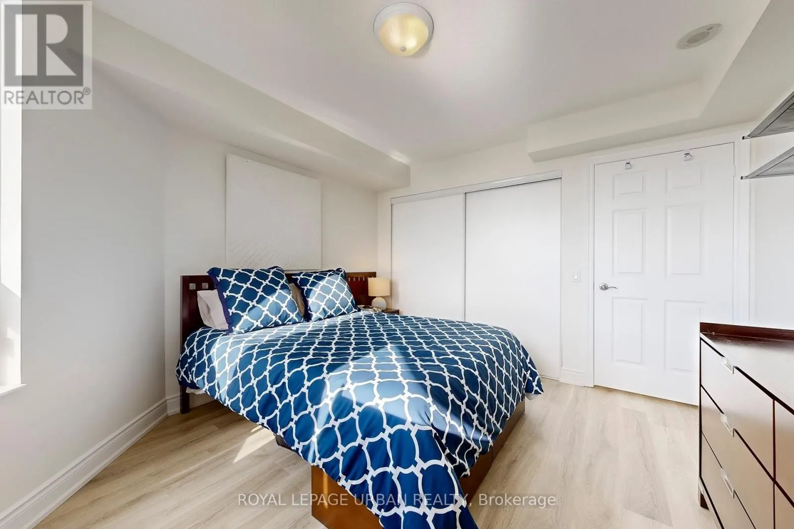 908 - 78 HARRISON GARDEN BOULEVARD