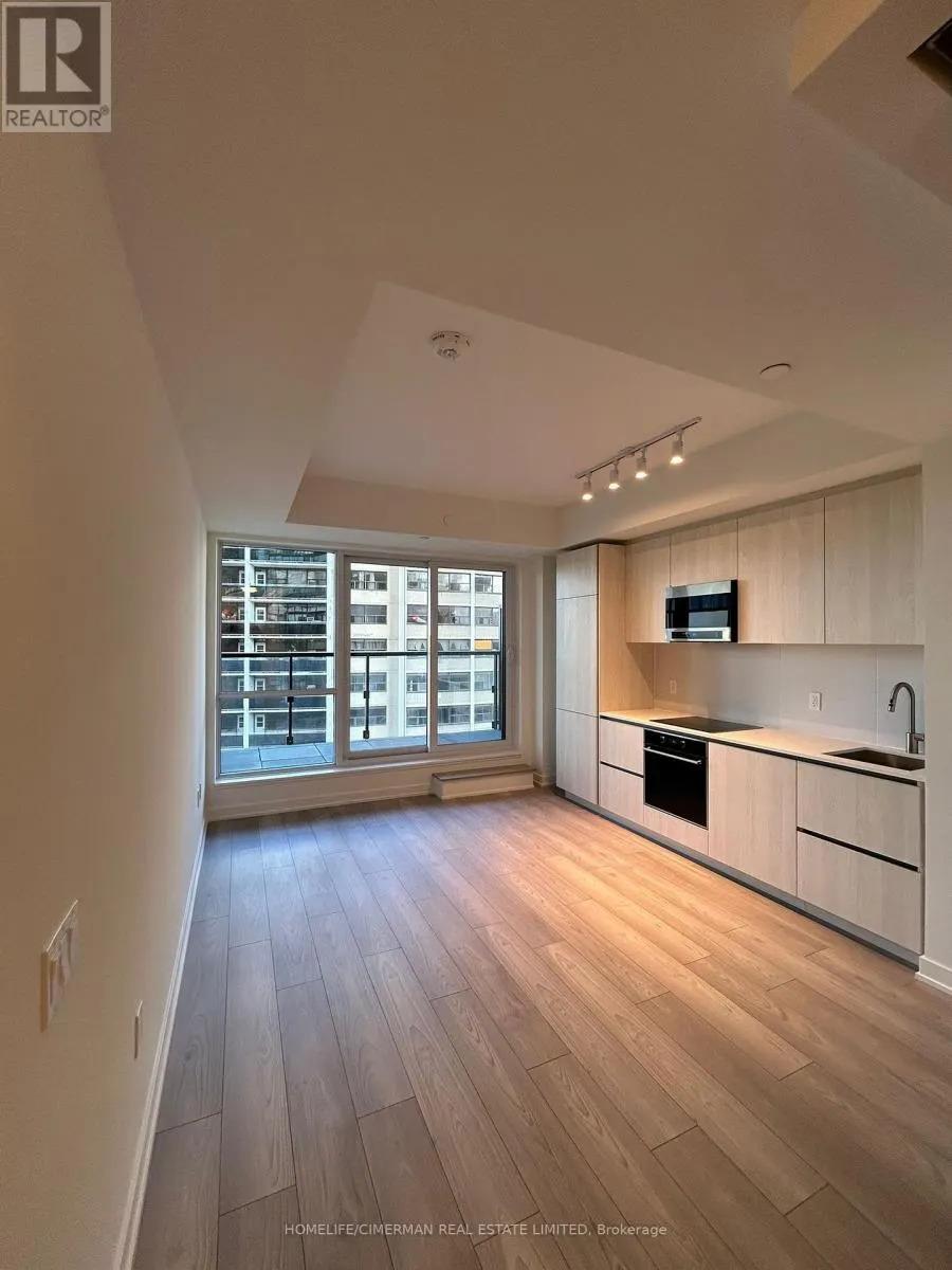 718N - 120 BROADWAY AVENUE