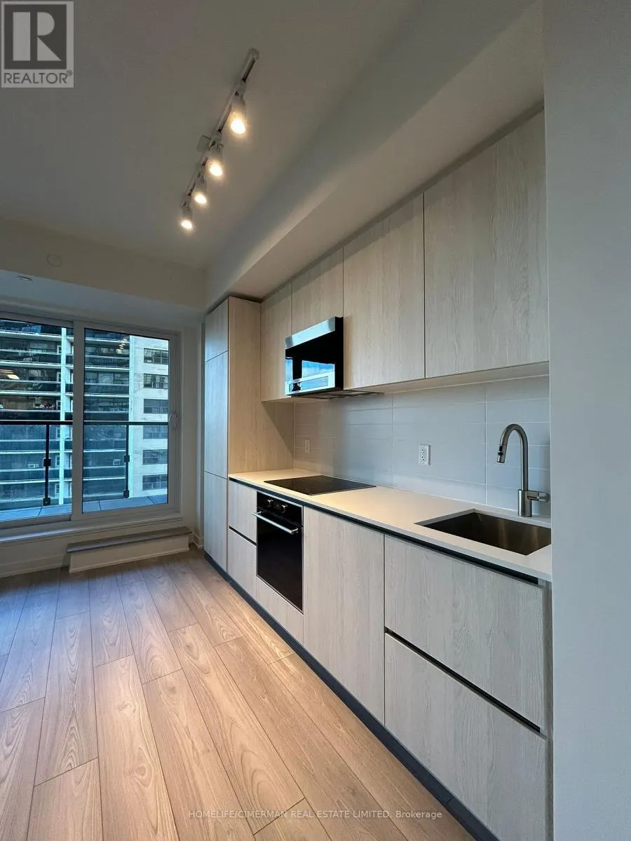 718N - 120 BROADWAY AVENUE