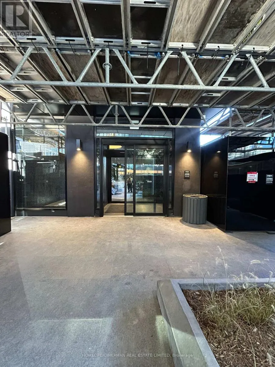 718N - 120 BROADWAY AVENUE