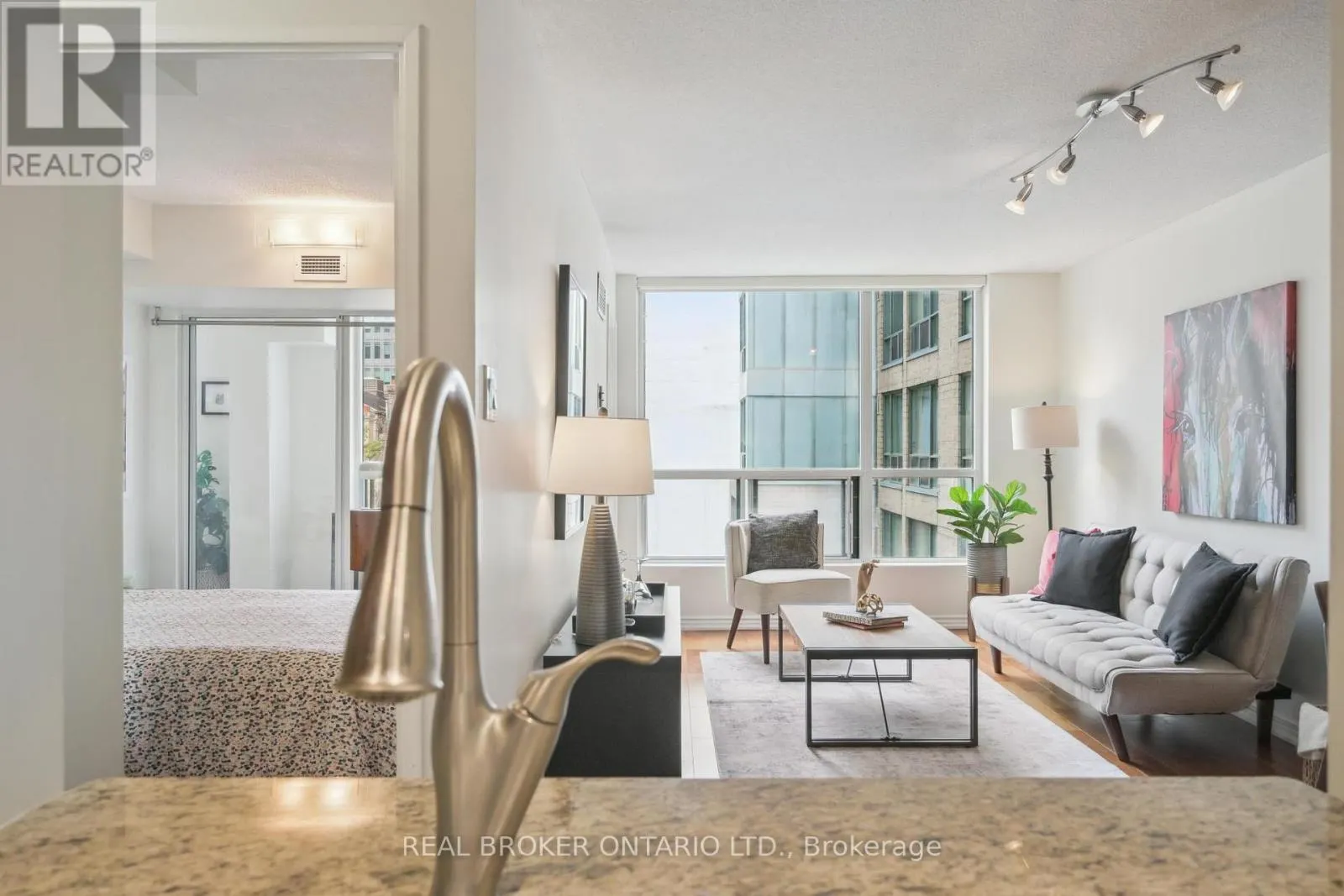 508 - 92 KING STREET E