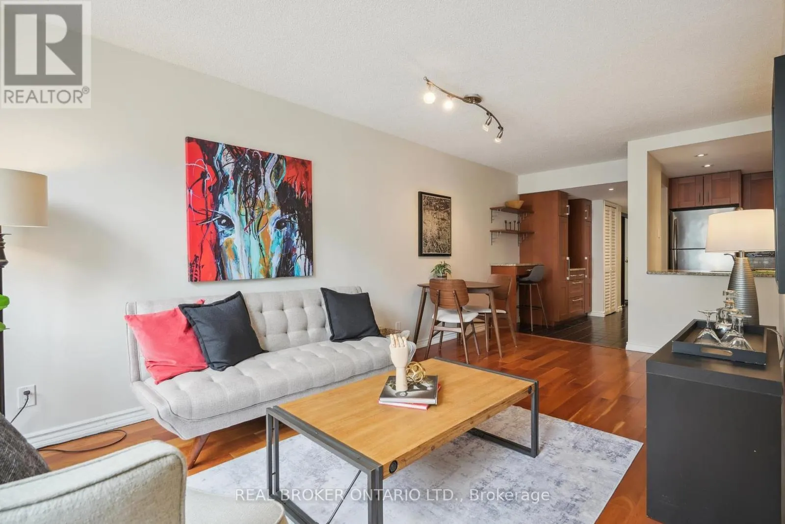 508 - 92 KING STREET E