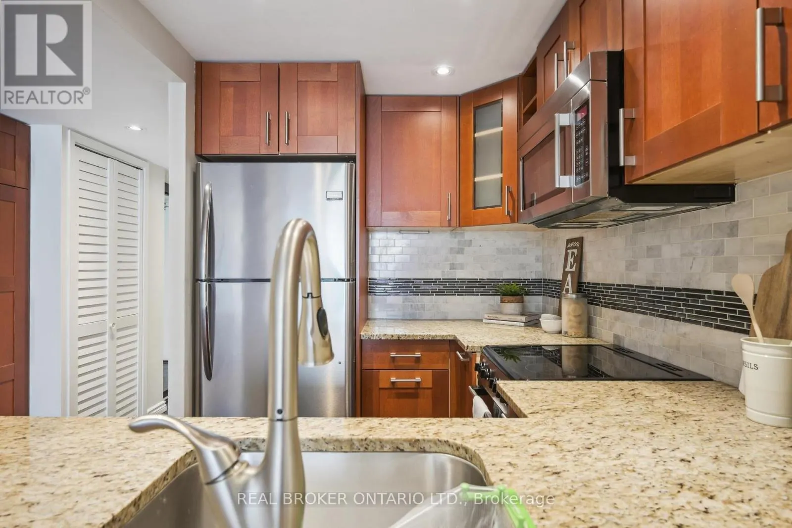 508 - 92 KING STREET E