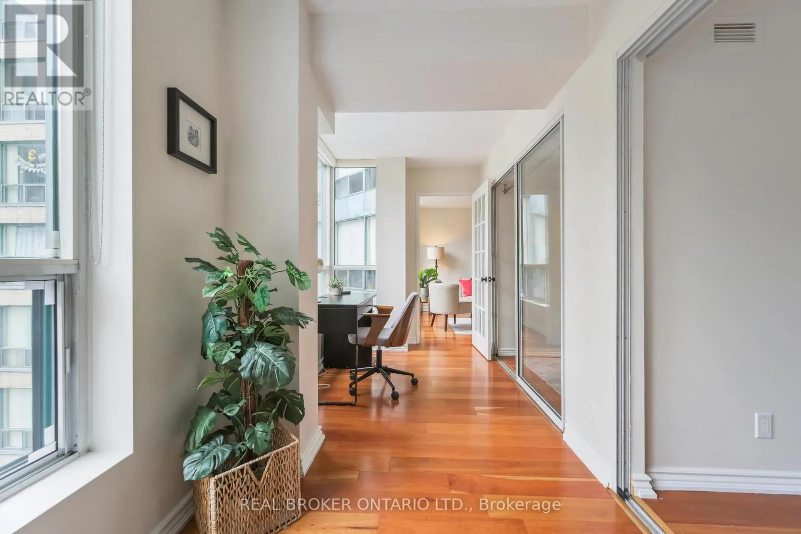 508 - 92 KING STREET E