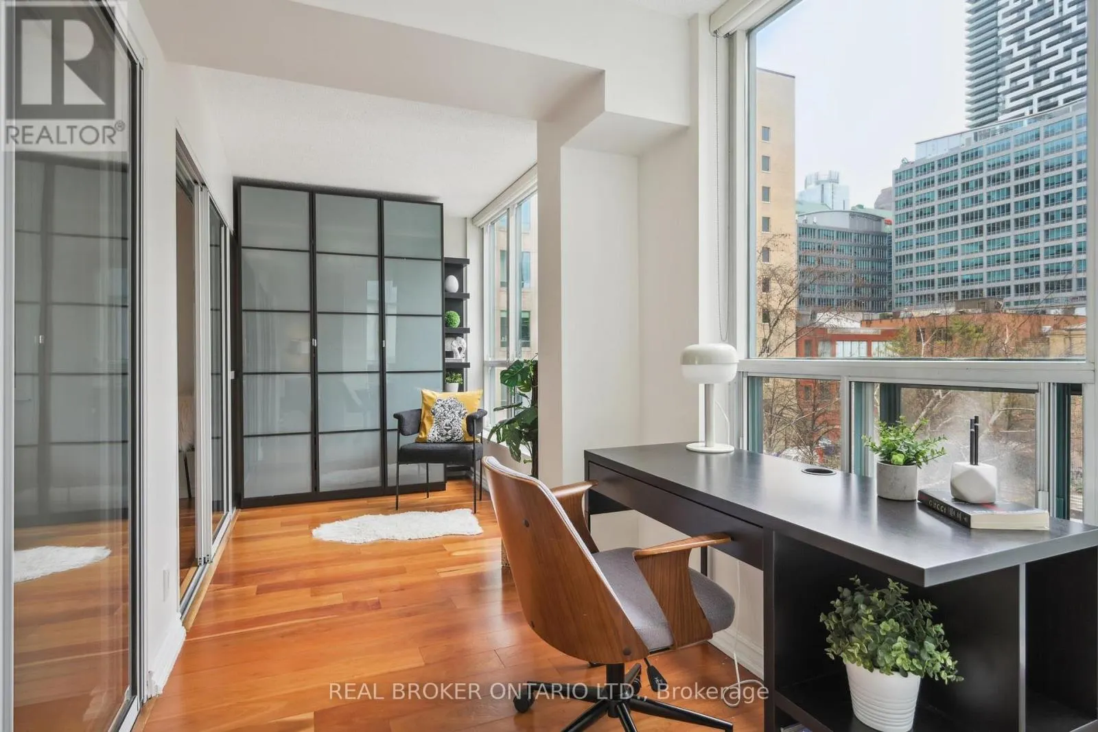 508 - 92 KING STREET E