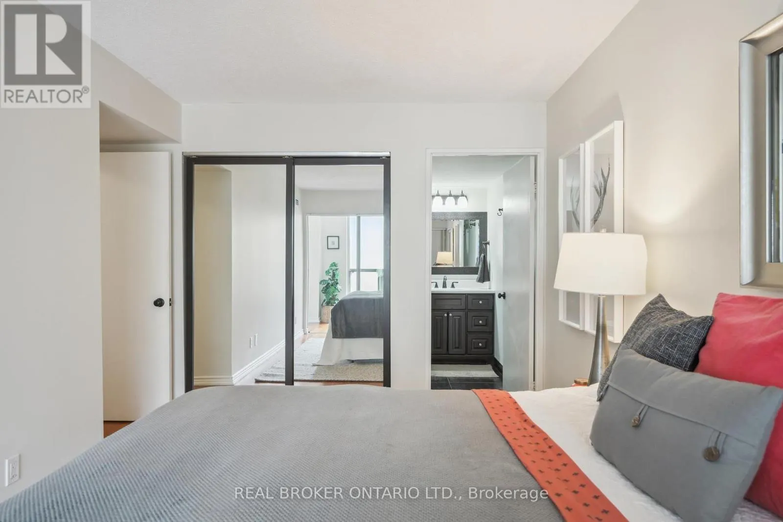 508 - 92 KING STREET E