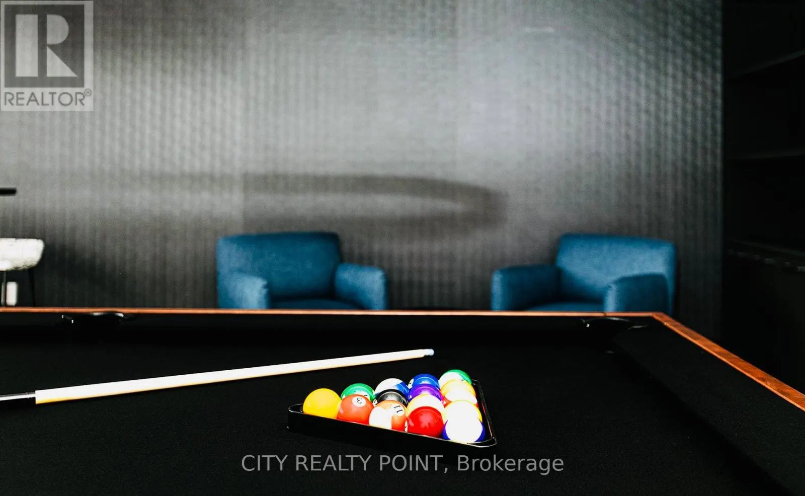 1401 - 666 SPADINA AVENUE