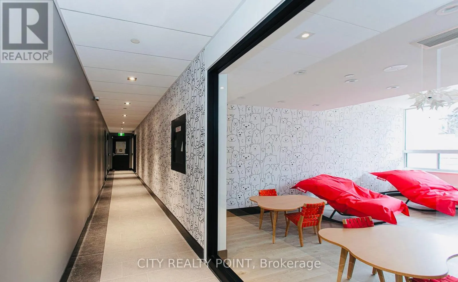 1401 - 666 SPADINA AVENUE