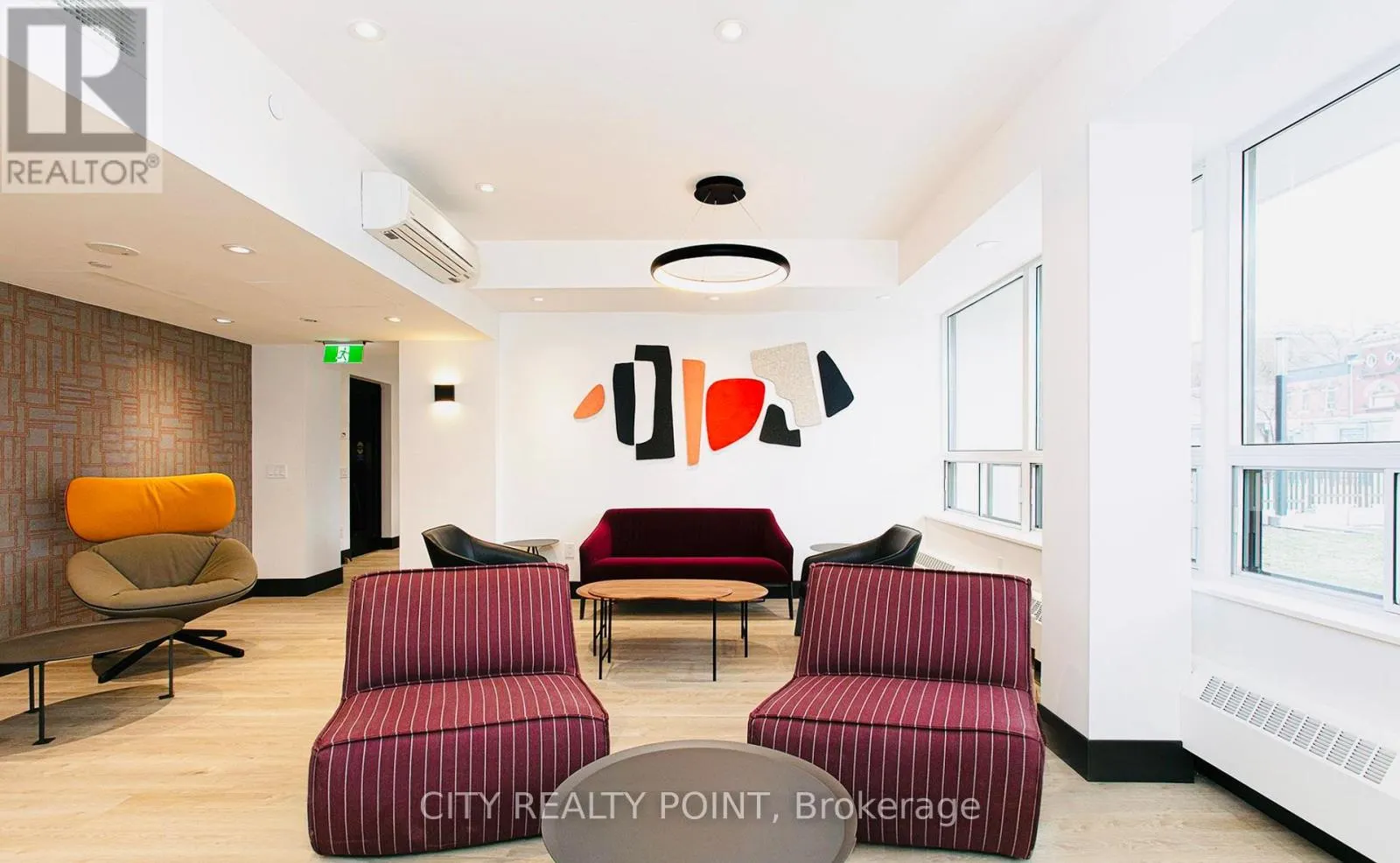 1401 - 666 SPADINA AVENUE