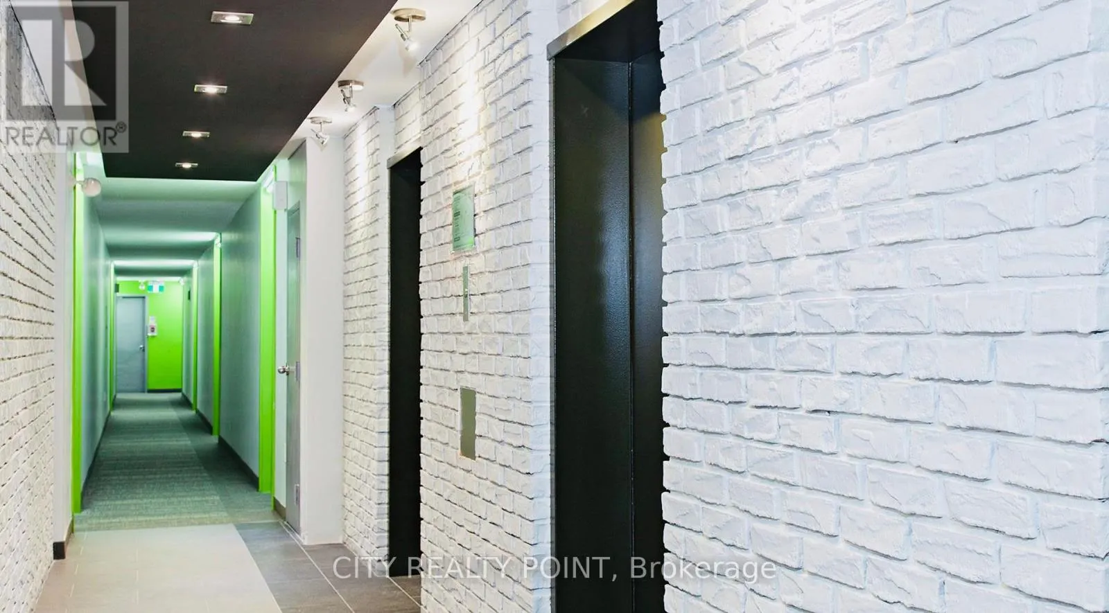 1401 - 666 SPADINA AVENUE