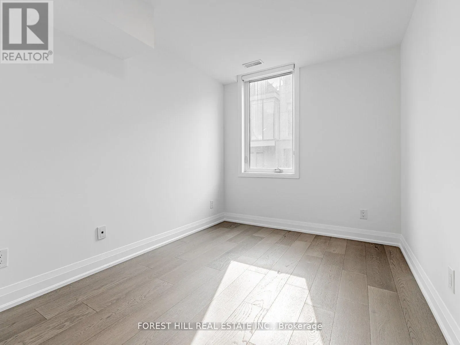 UNIT-5 - 35 DERVOCK CRESCENT