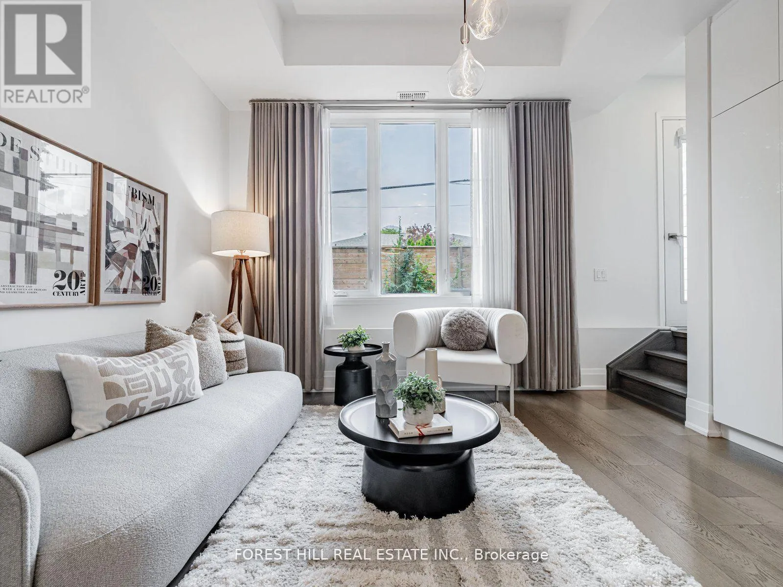 UNIT-5 - 35 DERVOCK CRESCENT