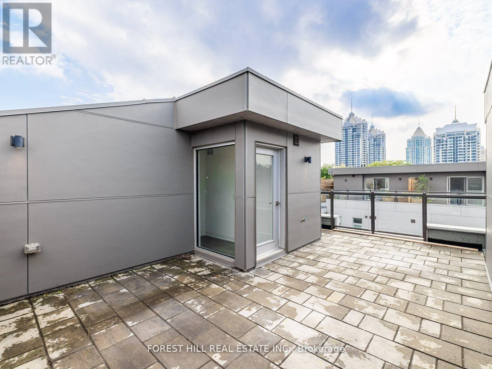 UNIT-5 - 35 DERVOCK CRESCENT