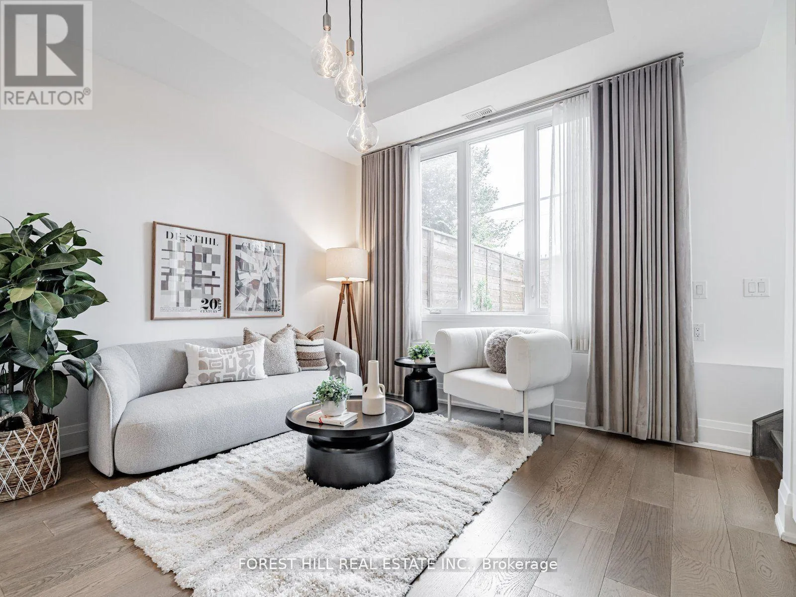 UNIT-5 - 35 DERVOCK CRESCENT