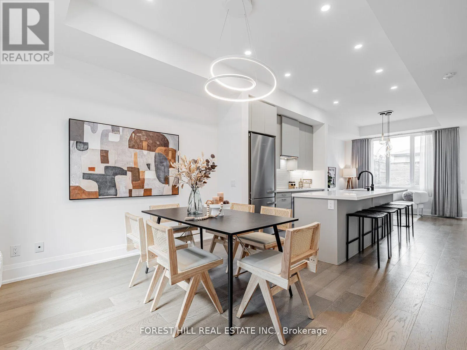 UNIT-5 - 35 DERVOCK CRESCENT